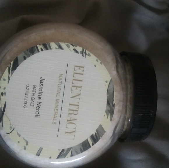 Ellen Tracy Bath ,minerals,Fuzz,body butter $56 - Picture 4 of 5